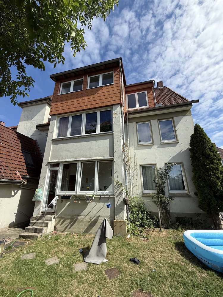 Großzügige Wohnung im 2. OG mit Gartenbenutzung