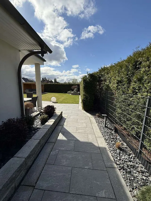 Luxuriöse Doppelhaushälfte mit Einliegerwohnung– 391qm² Gesamtfläche, Umbau flexibel