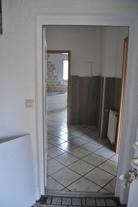 Haus mit Garten über 2 Ebenen