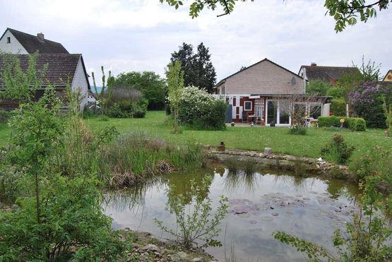 Sehr gepflegtes Ein - bis Zweifamilienhaus mit fantastischem Grundstück